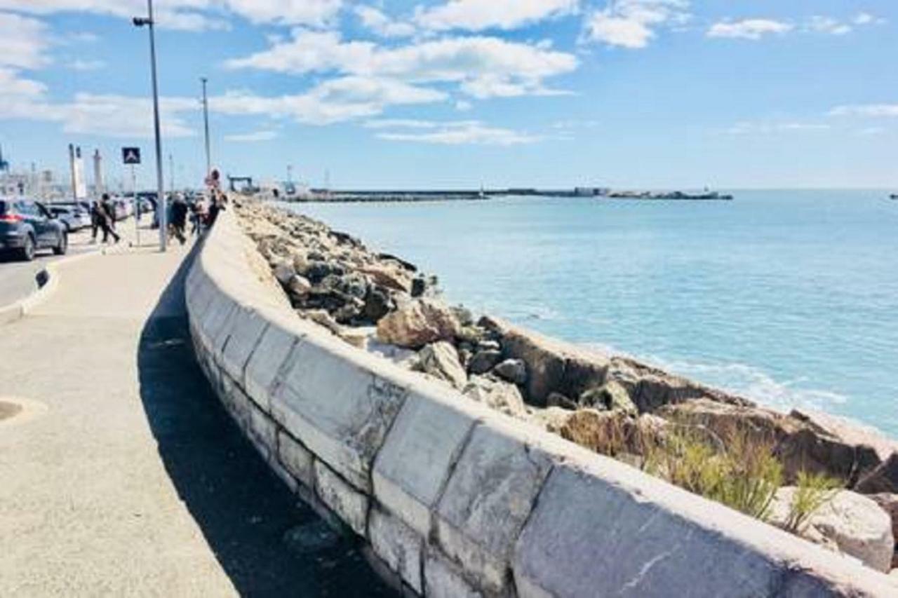 Magnifique Appart 102 M2 Au Bord De L'Eau Hyper Centre Sète Kültér fotó